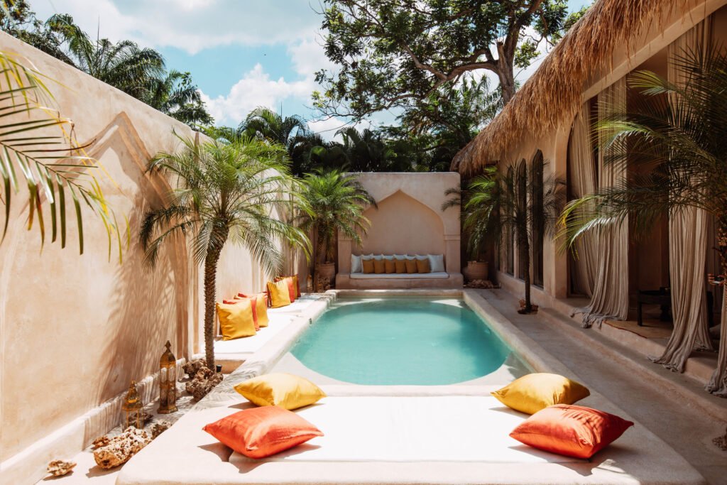 THE OASIS — photograph 3